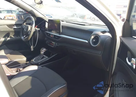 2023 Kia Forte Gt-Line z USA, uszkodzony, nr VIN 3KPF54AD0PE643485